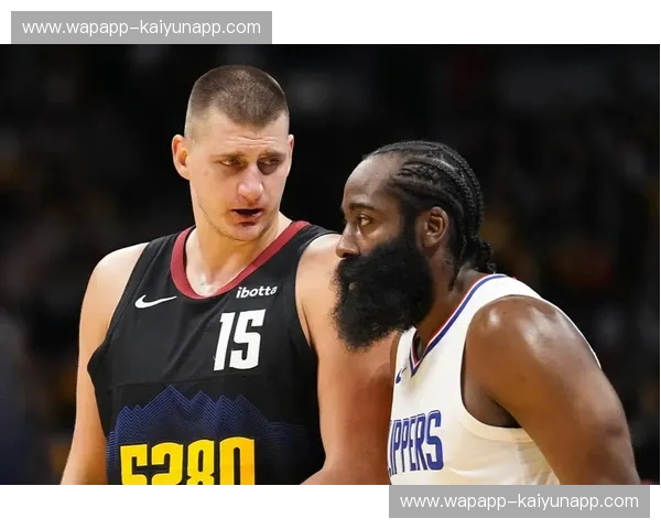 掘金vs快船直播：谁能在这场巅峰对决中笑到最后？